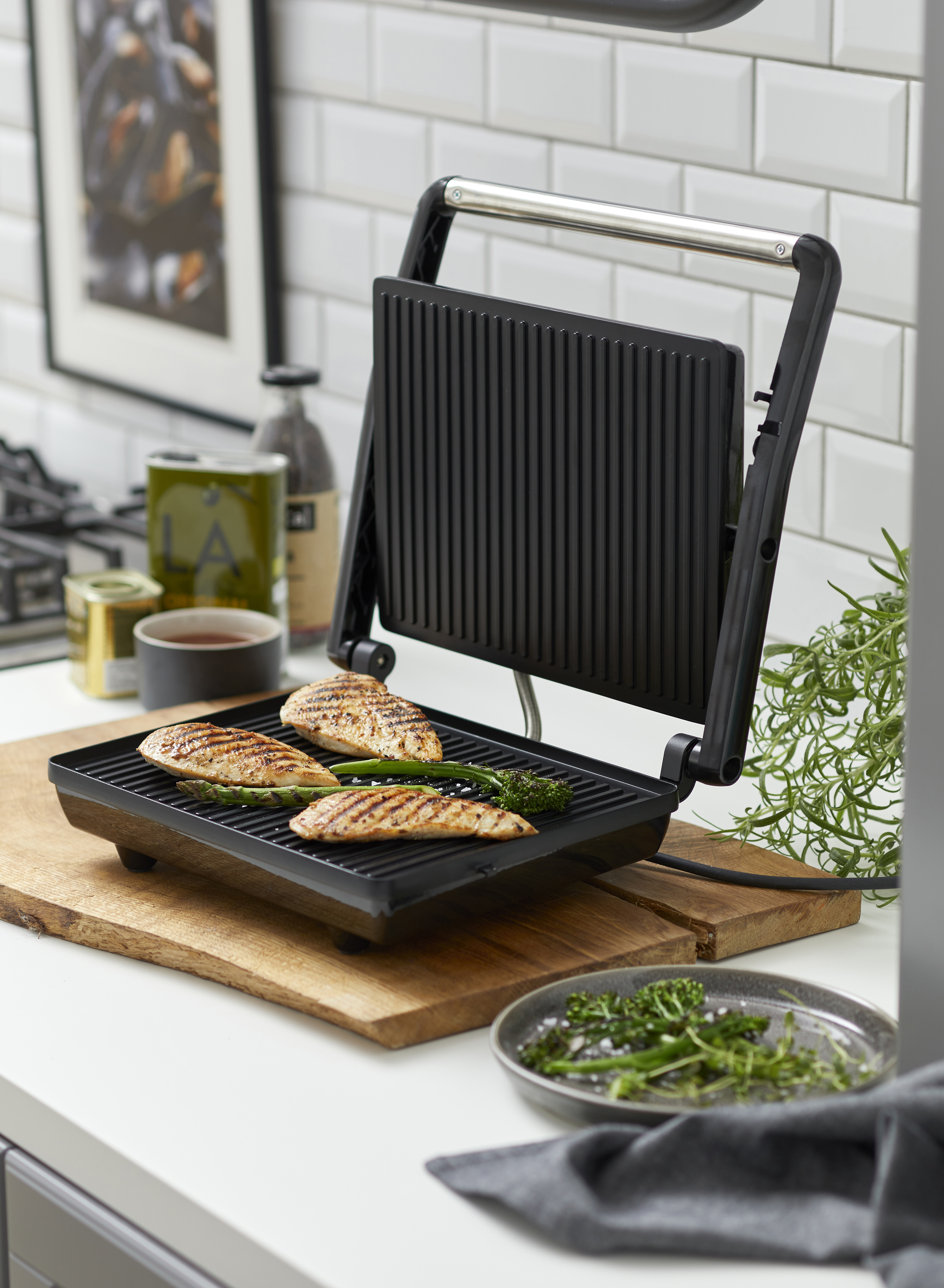 

Nordic Sense Paninigrill 2000 watt i sort